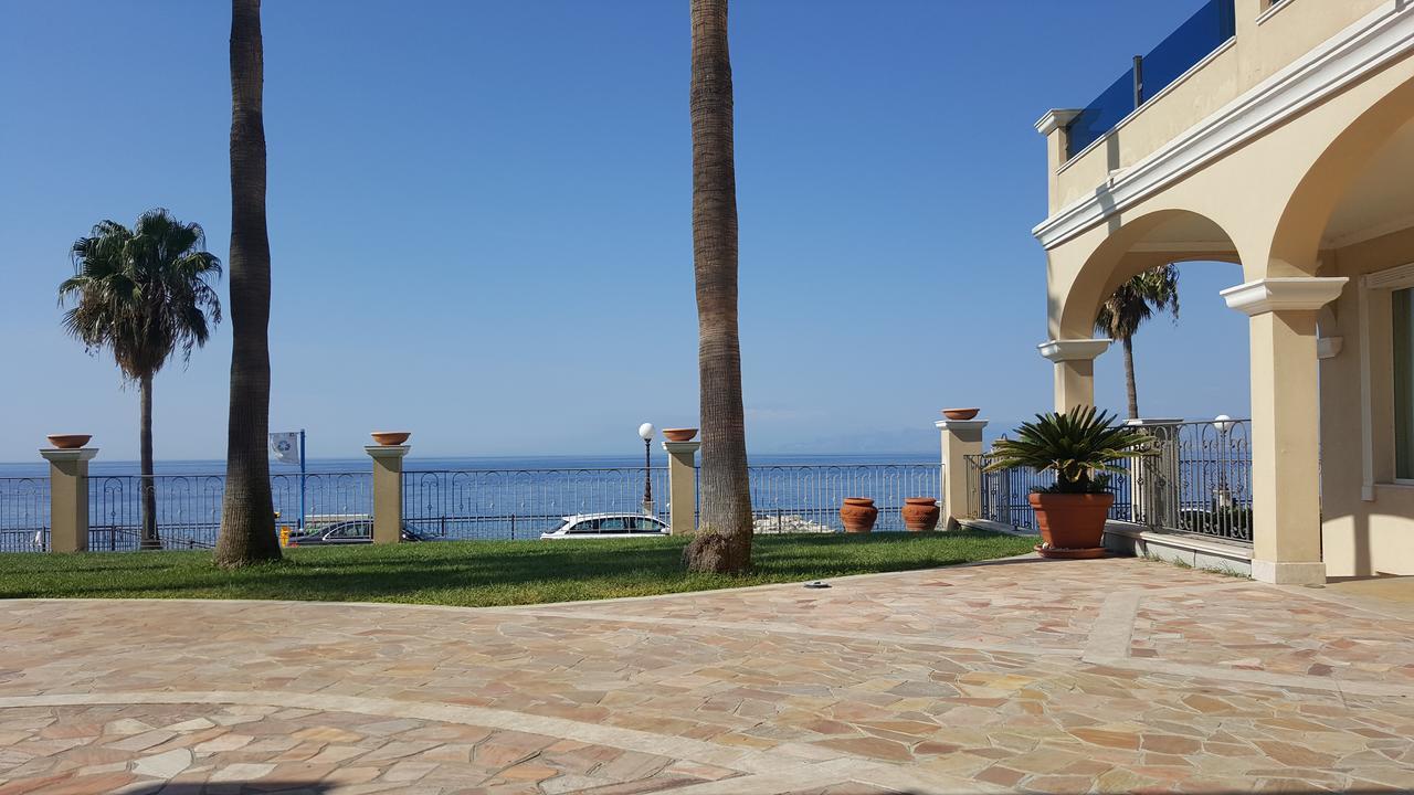 Gardenia Hotel Лаццаро Екстер'єр фото