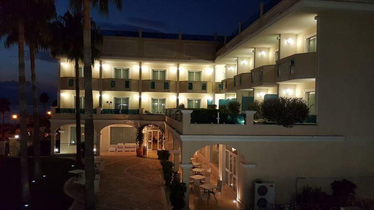 Gardenia Hotel Лаццаро Екстер'єр фото